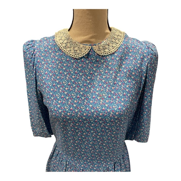 Vintage blue floral retro 60’s-70’s dress lace pockets midi milkmaid prairie - Picture 2 of 15